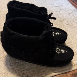 Elegant Black Winter Boots for Women